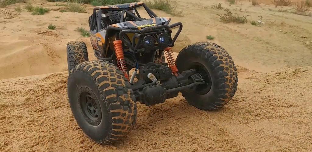 Távirányítású RC autó terepjáró nagy távirányítóval 50 cm-es 4x4 lánctalpas