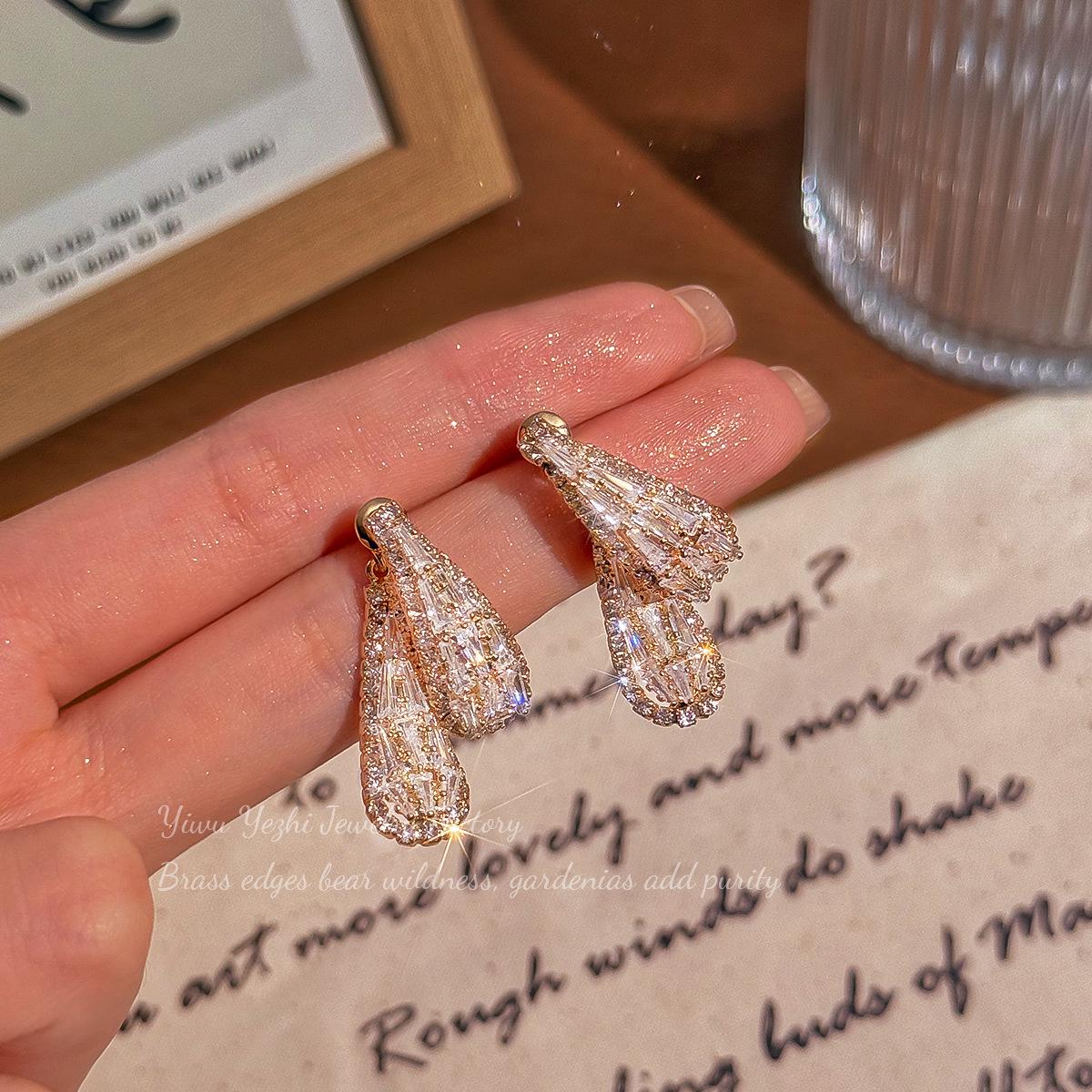 

Korean Chic Zircon Earrings, Front & Back Wear, Women’s s925 Silver Needle, Socialite Style, Luxury High-End Fashion