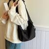 Fashion Commuter Large-capacity Messenger Bag Women's New Autumn and Winter Casual Versatile Tote Bag Korean Version of the Armpit Bag