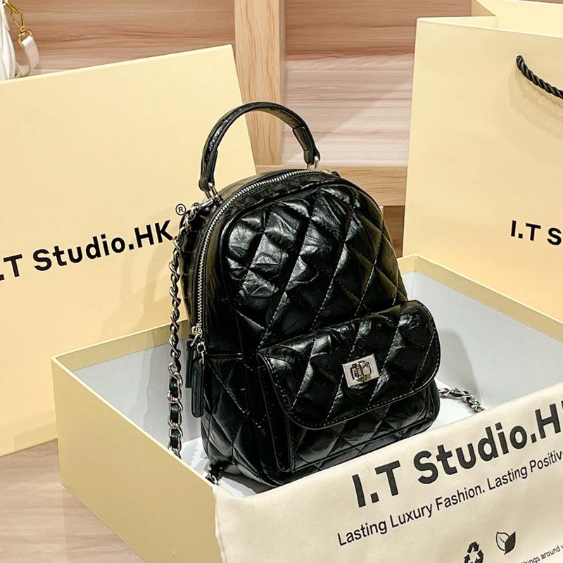 Leather Diamond Grid Chain Backpack for Women, New Fashionable Spring and Summer Small Fragrance Design, Niche Travel Backpack