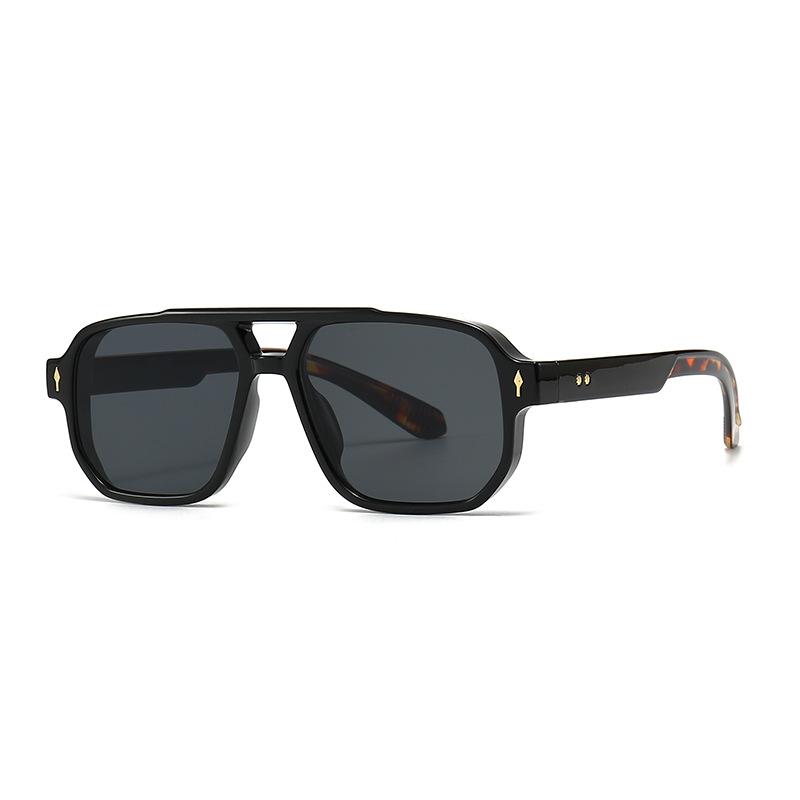 European and American trend street photography retro literary sunglasses modern charm INS wind rivet inlaid sunglasses