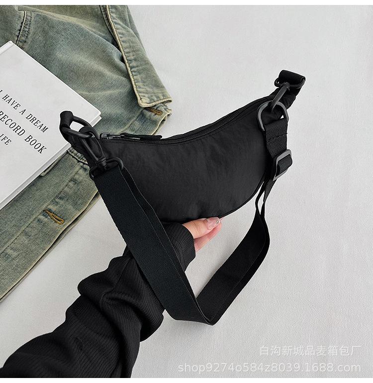 

Mini small and lightweight dumpling bag women s 2025 new trendy casual versatile shoulder bag sweet girl messenger bag чёрный