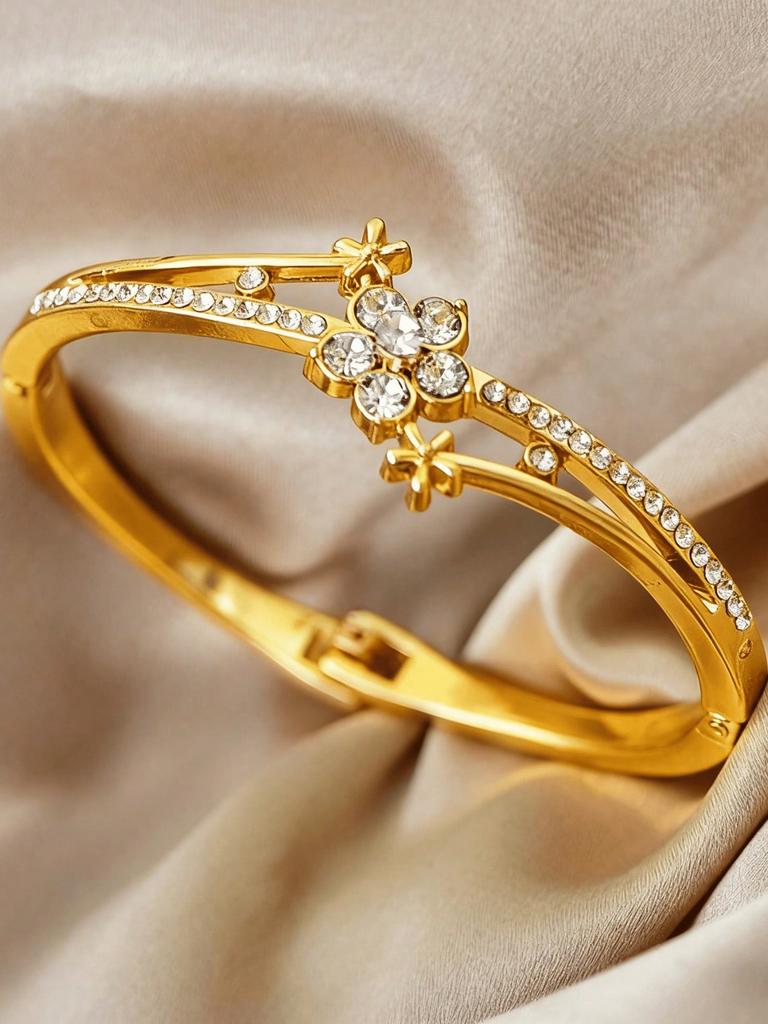 A tricolor flower crystal bracelet, an elegant full-diamond bracelet, a fashionable jewelry gift, suitable for women to wear every day.