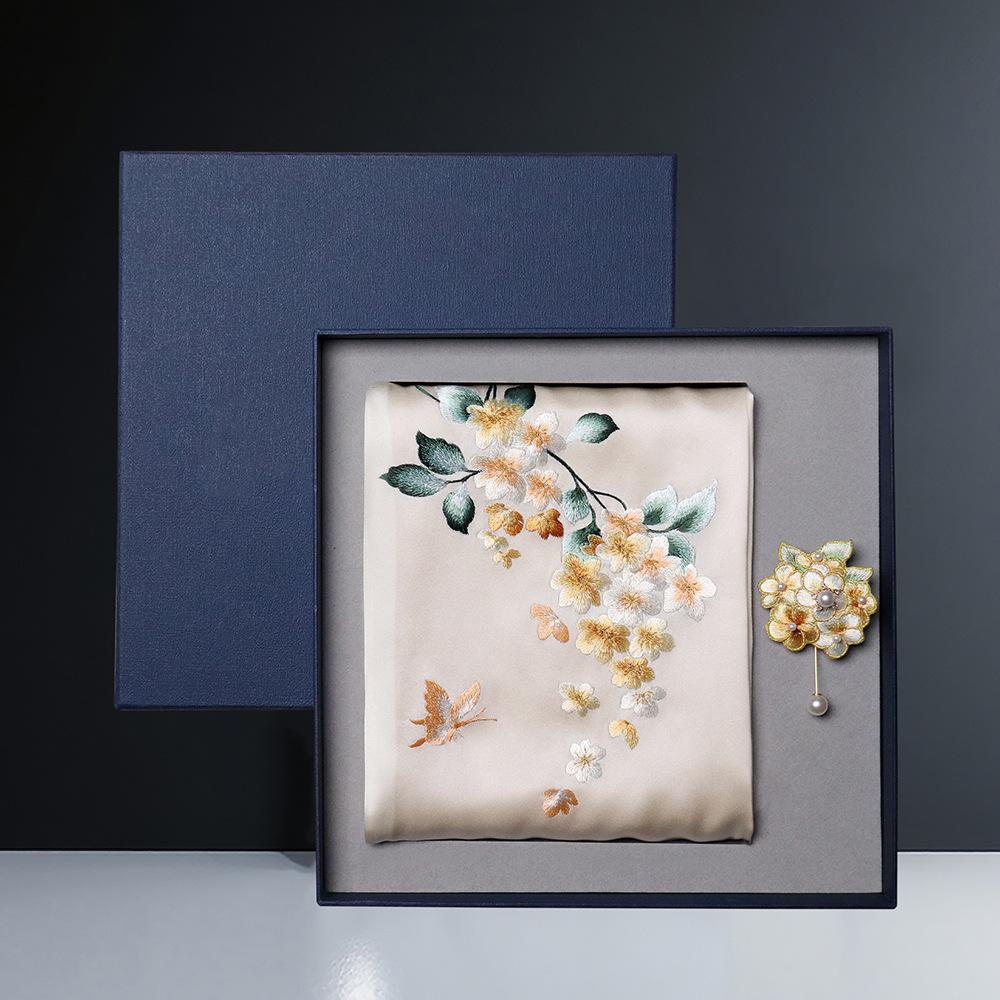 Handmade embroidered silk scarf brooch gift Suzhou mulberry silk silk scarf gift for foreigners gift box high-end