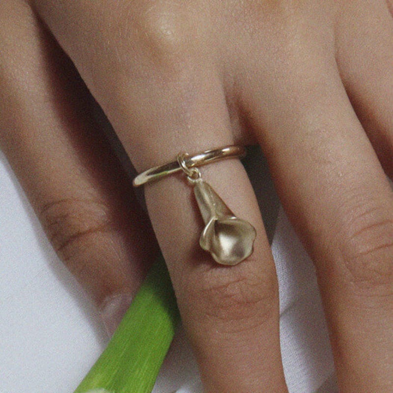 M.atur Ripple of Calla Ring 02
