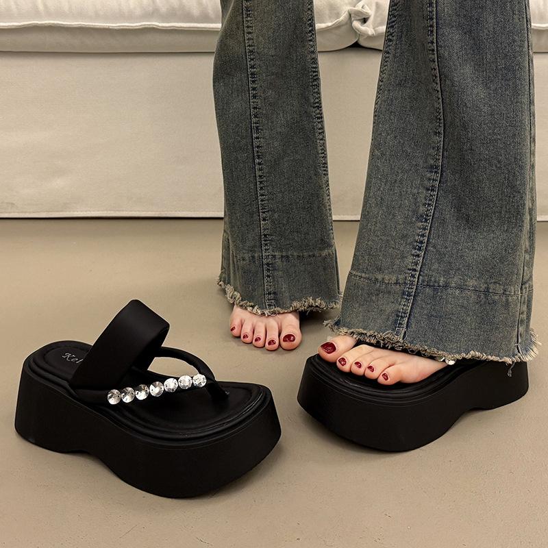 

Красивые сандалии на высокой толстой подошве для летней женской уличной обуви, новые модели высокого класса с юбками, шлепанцы на танкетке 40 чёрный