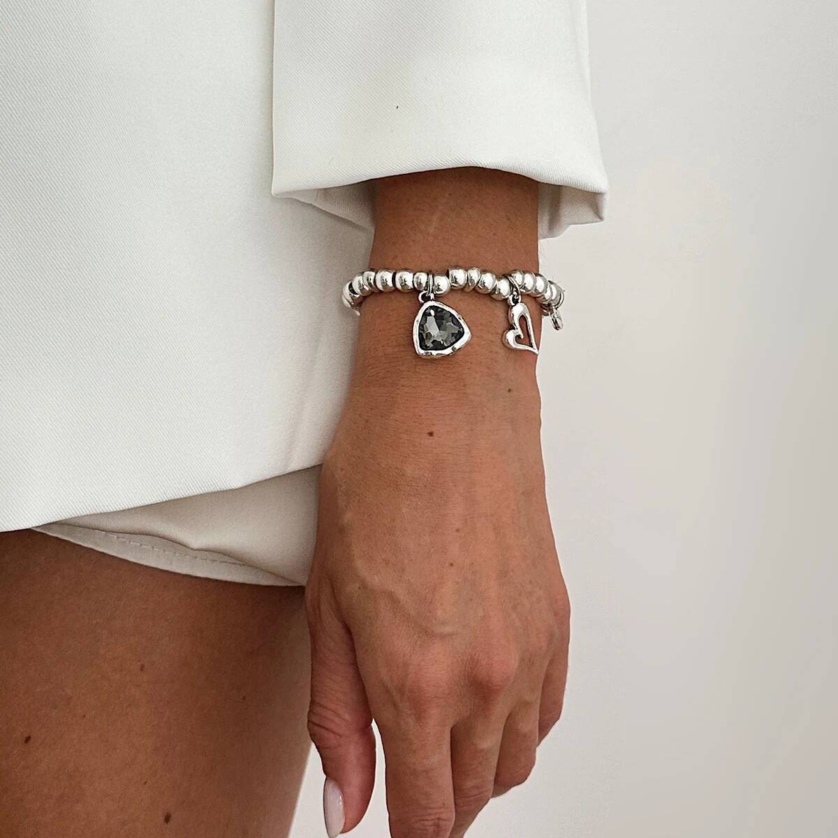 

SHIXIN Vintage Acrylic Rhinestone Heart Pendant Bracelet Women Simple Silver Color Elastic Beaded Bracelet Jewelry Accessories