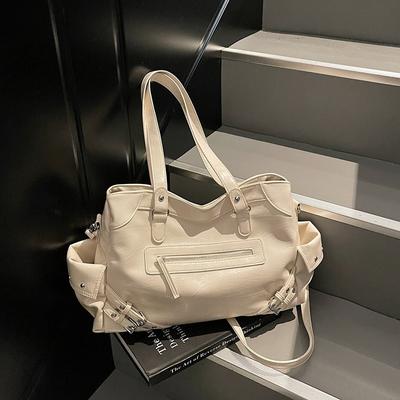 Large Capacity Bag Women's New Trend Fashion Retro Tote Bag Versatile Shoulder Commuter Locomotive Bag