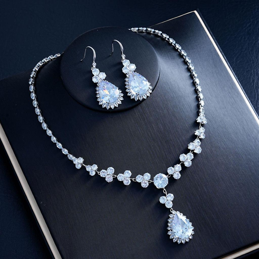 Hot-Selling Green Water Drop Earrings & Necklace Bridal Set - Fashionable Zircon Accessories