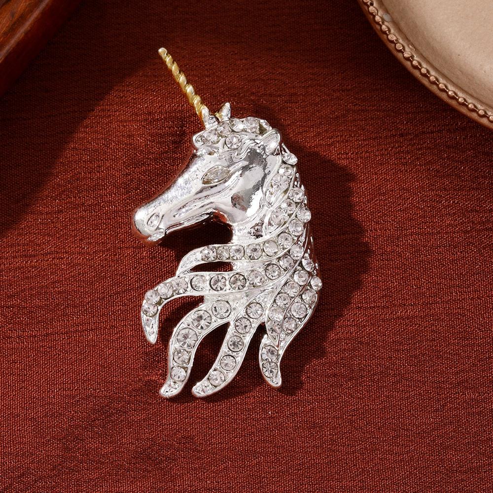 Broches de Cavalo da Moda Para Mulheres Unisex Pins de Animais Decoração de Roupas Acessórios de Joias de Festa Casual Presentes de Amigos de Ano