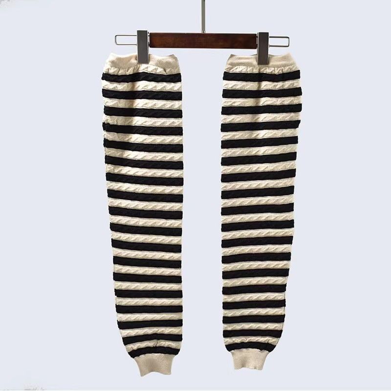Same Style as Stars Design Sense Spring and Autumn Thick Knitted Stripes Drape Stitching Sleeves Cardigan V-neck Vest Vest Short