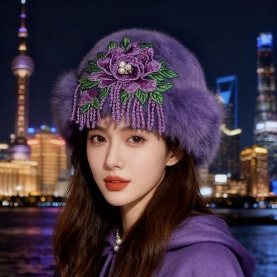 Warme bestickte Mütze Neue Winter High-End Bucket Hat Verdickter Ohrenschützer Perle Ethnischer Stil Mode Damenmütze