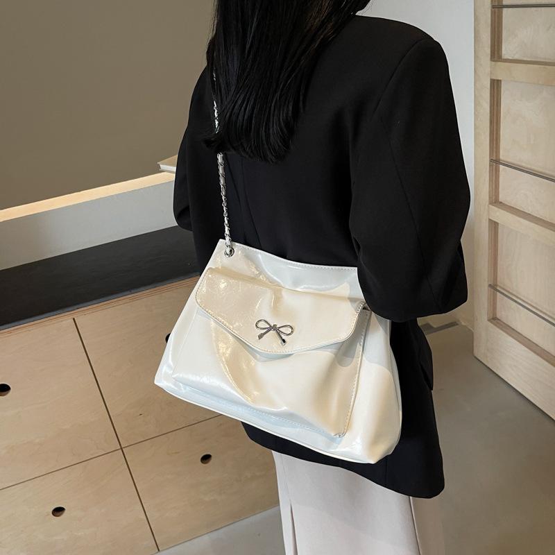 Bag Women's Large-capacity New Chain Shoulder Bag To Work Commuter Bag Casual Tote Bag