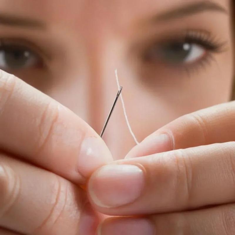 2 in 1 Hand Sewing Needle Threader and Seam Ripper Multifunctional Threading and Stitch Removal Tool Elderly Diy Craft Accessory