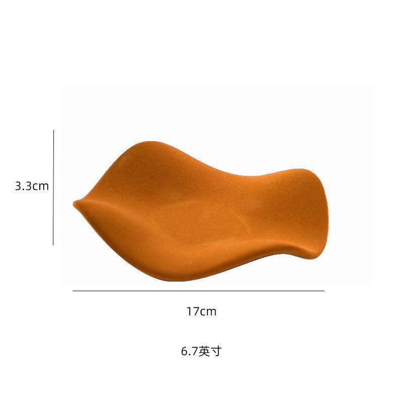 

Ins Wind Wave Velvet Storage Plate High Sense Lipstick Necklace Jewelry Plate Special-Shaped Plate Creative Exquisite Plate коричневый