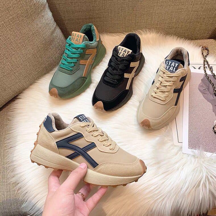 Trendy Women's Forrest Gump Sneakers: Fashionable, Versatile Flat Bottom Shoes for a Sleeker Look