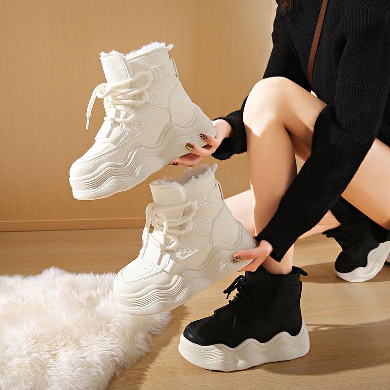 2025 winter velvet little white shoes new Korean version ins female students platform heightening sports board shoes casual M118