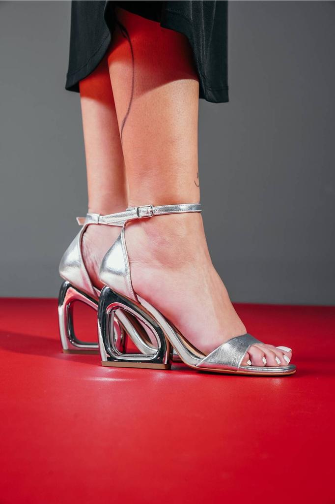 Women's Fashion Style Special Design Gold Sultan Design High Heel Shoes