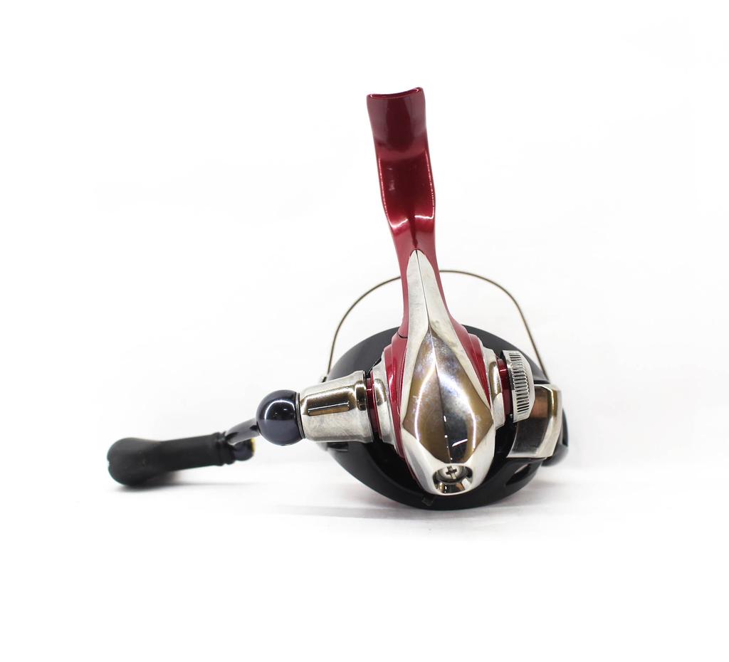 Daiwa Naviják Spinning 24 Revros R LT 3000 CXH (1064)