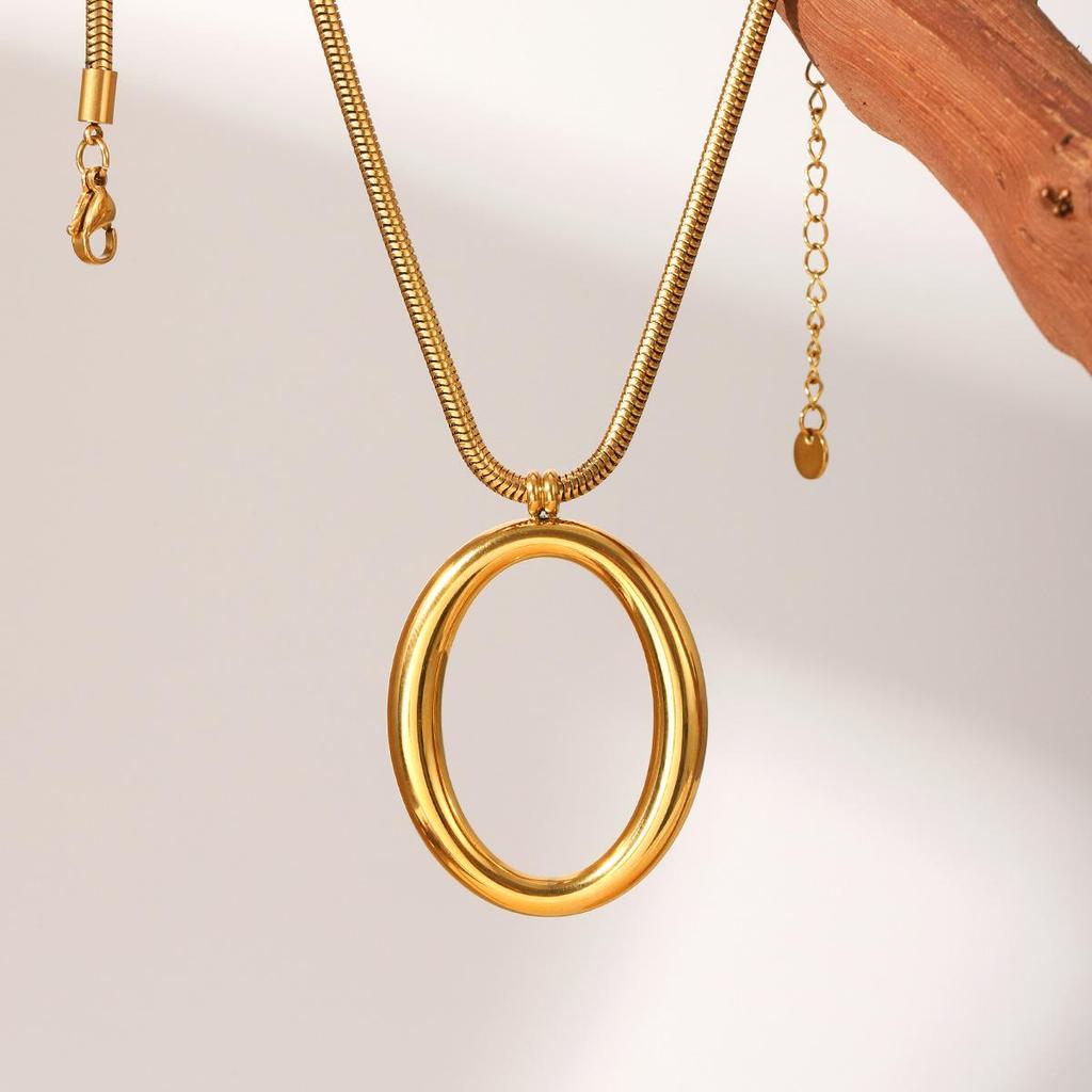 Minimalist 18K Gold Titanium Steel Circle Necklace for Women - Luxurious and Stylish
