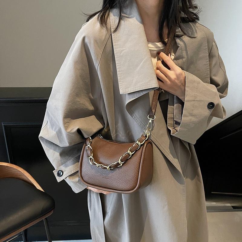 

Трендовая популярная сумка женская сумка 2025 новая универсальная нишевая сумка-мессенджер цепочка портативная маленькая квадратная сумка 20*9*14