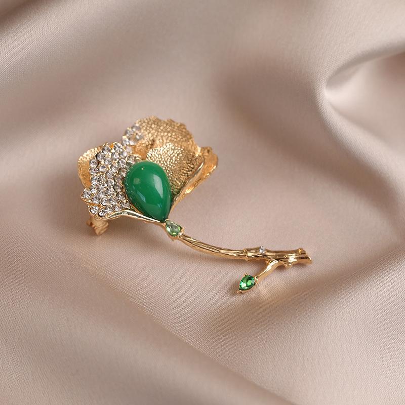 Exquisite High-End Schmetterlingsbrosche für Damenmode - Elegante Corsagen-Nadel & Kleidungsaccessoire