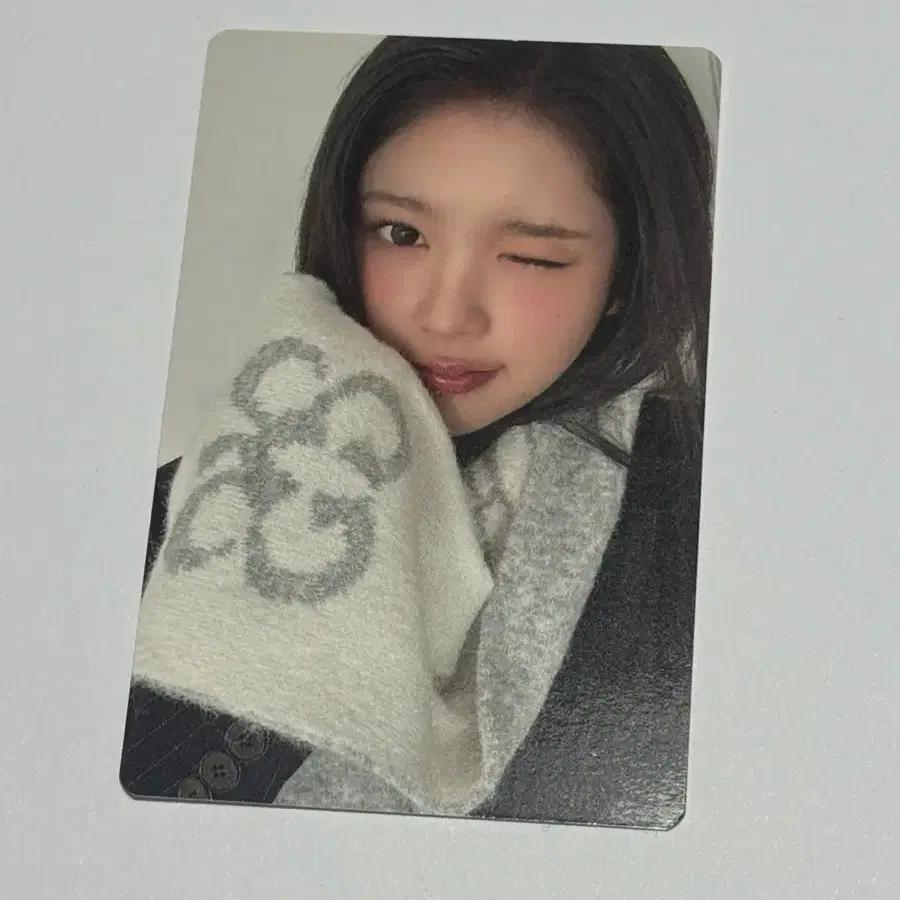 HEARTS2HEARTS Eina Fan Meeting Scarf photocard