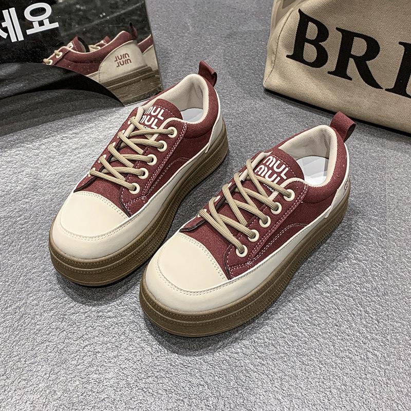 Spring 2025 new light flat comfortable not tired feet sports board shoes retro fashion versatile casual shoes women
