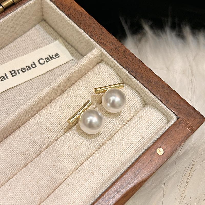 Vintage Brown Imitation Pearl Stud Earrings For Women Elegant Round Bead Temperament Earrings Jewelry Daily Wear Accessories
