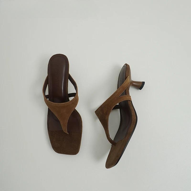 Retro-Stil Sommer-Slipper mit Zehenclip für Damen, modische, niedrige Absatzschuhe, elegante Outdoor-Sandalen ·