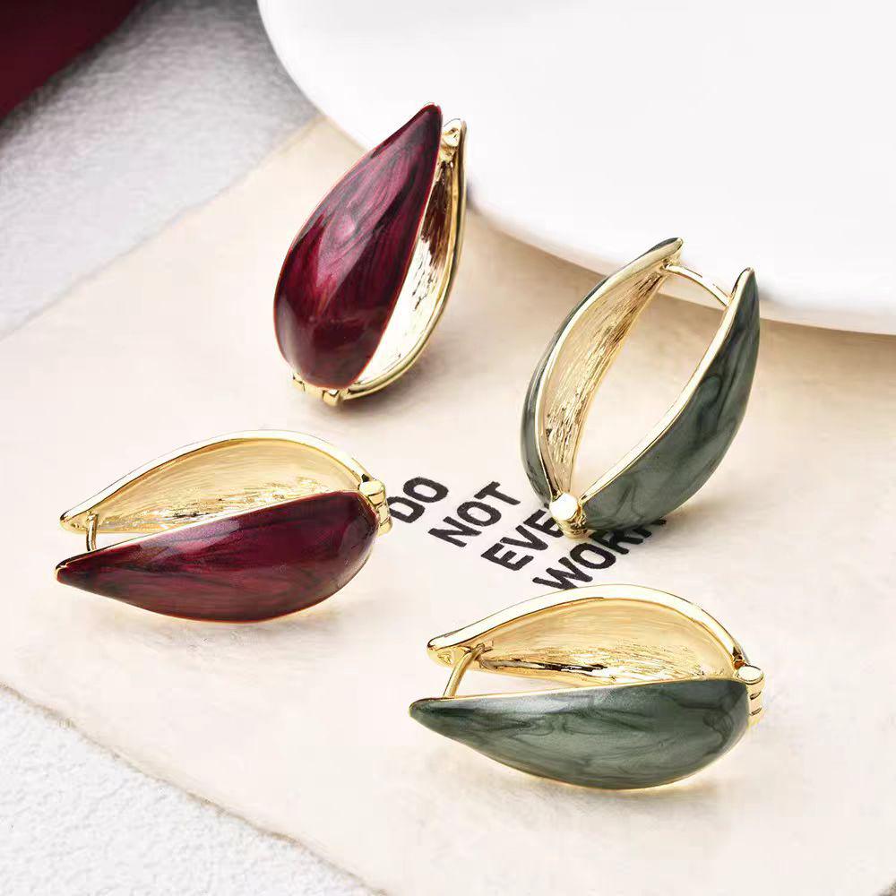 Retro Enamel Teardrop Earrings: Chic, High-End Design with a Unique, Fashionable Appeal for Women