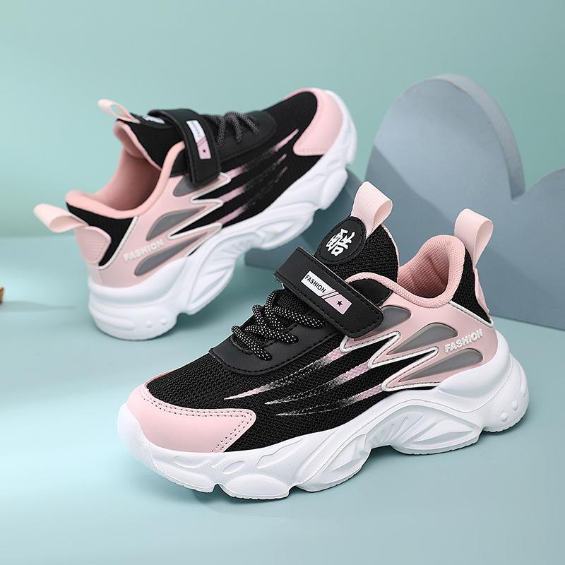 Factory direct supply, new children's running shoes, classmates, sports shoes, boys and girls mesh breathable mesh shoes
