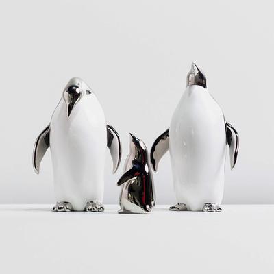 Resin Animal Penguin Cartoon Cute Kawaii Decorations House Home Living Room Coffee Table Desk Creative Crafts Statue Accessories