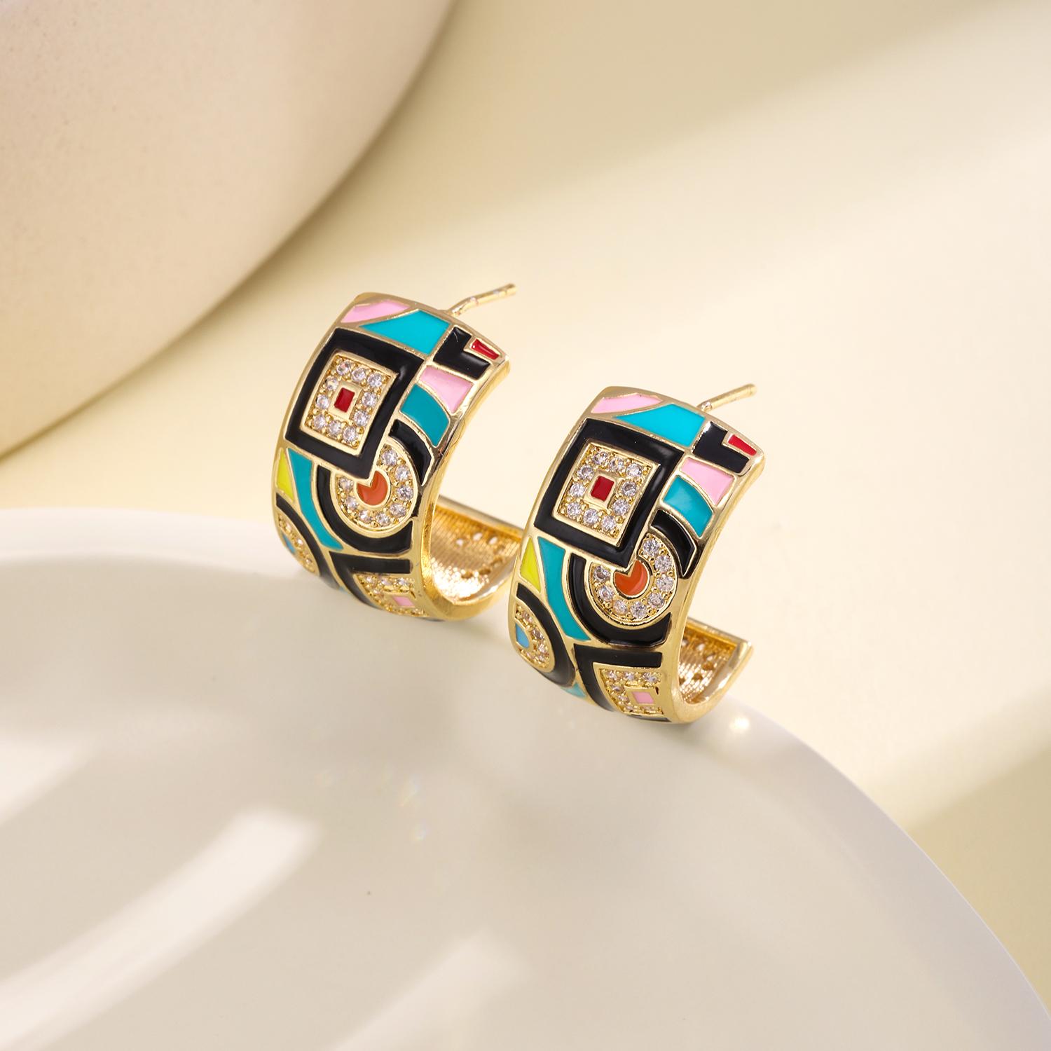 

Nidin Vintage Colorful Enamel Geometric C Shape Stud Earrings For Women Inlaid Zircon Bohemian Ethnic Style Ear Jewelry Gifts чёрный