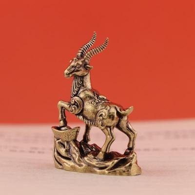 Ottone Vintage Animale Zodiacale Fortunato Che Calpesta Tesoro Statua di Antilope Ornamento Decorazione da Tavolo per Casa