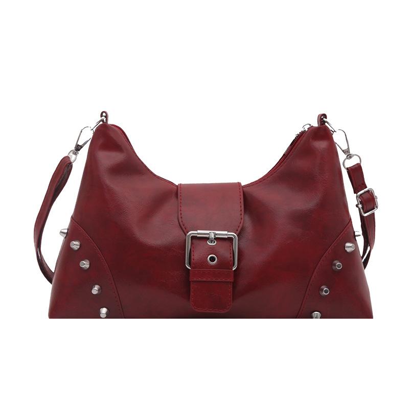 Large Capacity Riveted Retro Bag Women's Autumn and Winter New Casual Shoulder Crossbody Bag Textured Commuter Dumpling Bag
