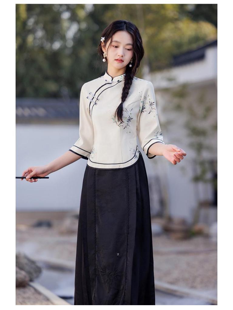 Women's Slim Fit Hanfu Style Tea Suit Set with Frog Button & Hand-Painted Print