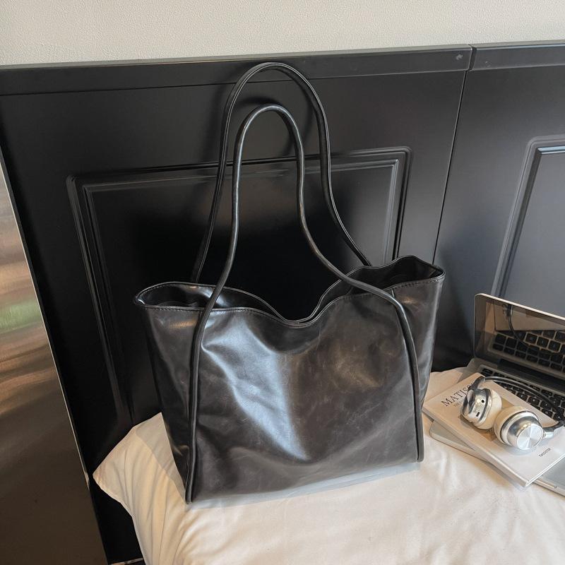 Large-capacity Bag Women's Autumn and Winter Versatile 2025 New Soft Leather Shoulder Bag High-quality Texture Commuter Tote Bag