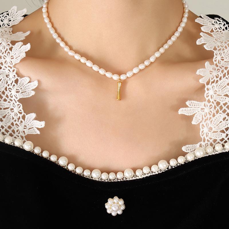 Party Banquet Gorgeous Non-Fading Light Luxury Design Freshwater Pearl Necklace 26 Letters Gold-Plated Pendant Collarbone Chain