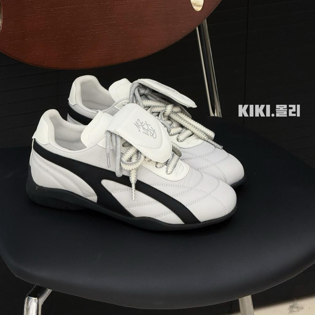 Women's new women's shoes with retro flat-bottomed flip-top casual sports shoes, little white shoes.