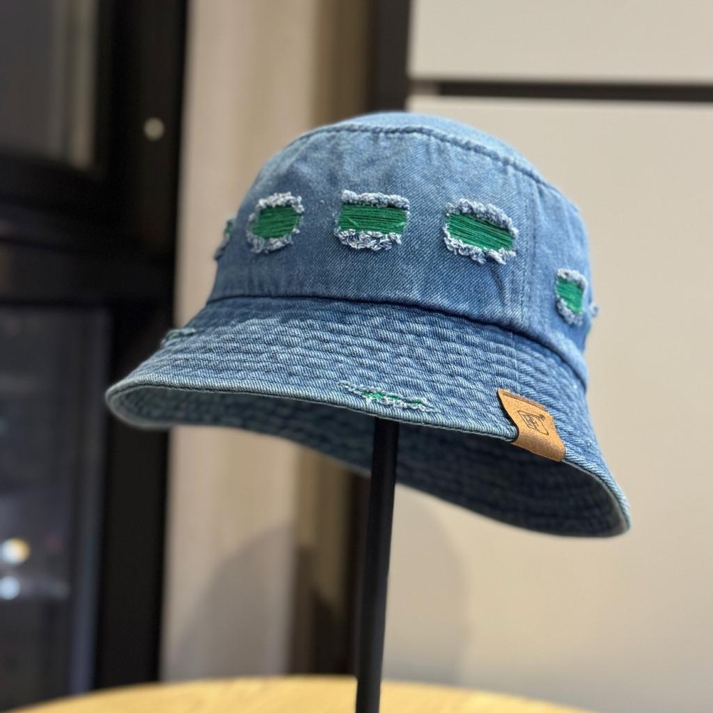 Unique Retro Ripped Denim Fisherman Hat for Women, Versatile Casual Sunshade Bucket Hat for Spring and Summer, Makes the Face Look Smaller, Bucket