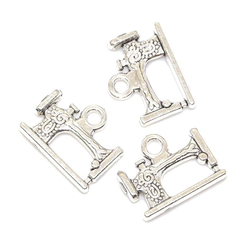 

Набор из 18 подвесок из сплава на швейную тематику: Подвески из игл, ниток, пуговиц и швейной машинки для самодельных украшений