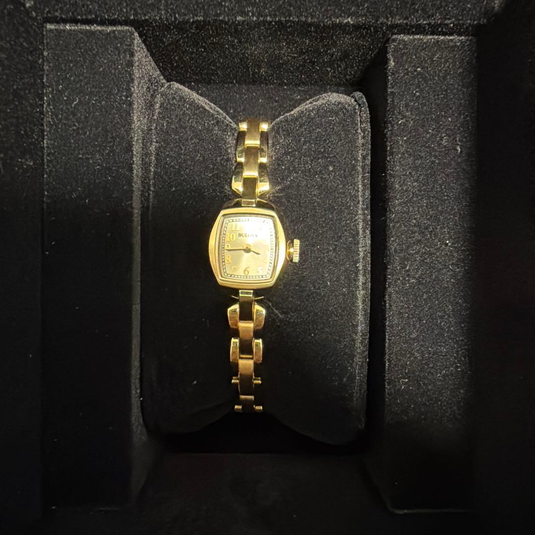 Used [Good condition] BULOVA ladies watch gold color with box