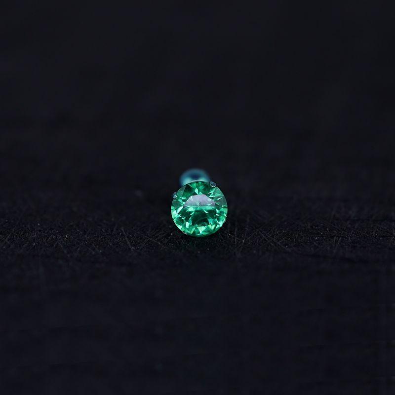 

Серьги-пусеты Shinma Zircon Плоские Прохладная Земля Титановый сплав [3mm zircon] Green one