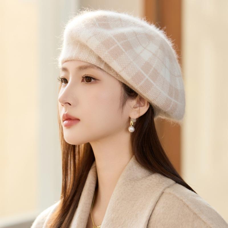 Autumn and Winter Women's Sweet Plaid Beret Casual Cold and Warm Painter Hat Women's Winter Knitted Wool Hat Outdoor Travel Windproof Hat
