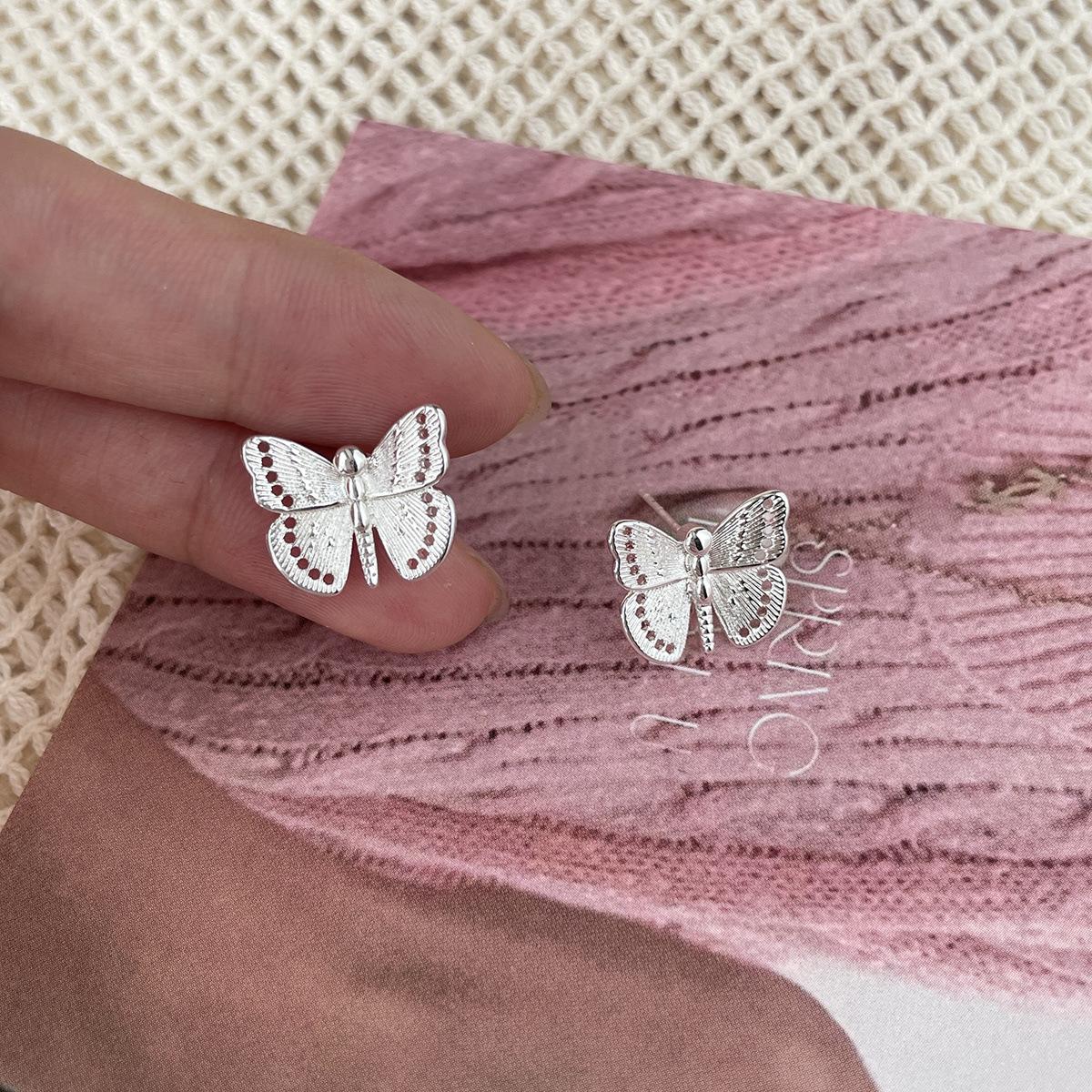 

Легкие роскошные супер феи универсальные серьги-гвоздики в виде бабочек женские нишевые дизайнерские серьги высокого класса модная атмосфера новые серьги copper