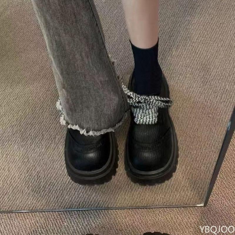Fashion New Thick Soled Height Increasing Versatile Small Leather Shoes Round Toe for Women's Spring Autumn Styles Featuring a Simple