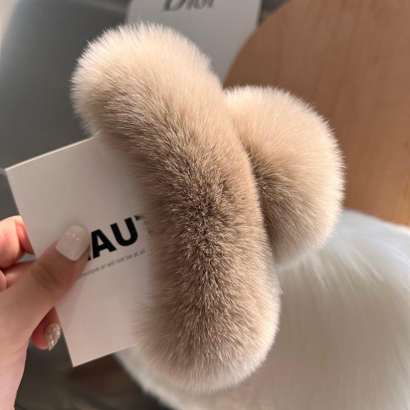 Women's Hair Barrettes Plush Hair Clip Faux Fur Hair Claws Crab Clamps Autumn Winter Candy Color Hairpin Barrette Fashion Women Hair Accessories