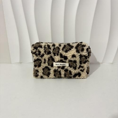 Japan and South Korea Plush Cosmetic Bag Cute Bear Portable Storage Toiletry Bag Girl Large-capacity Embroidered Bag