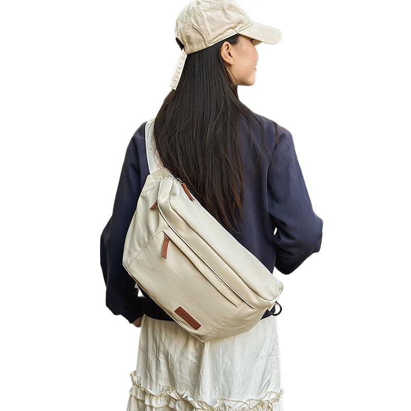 Newcity Lightweight Waterproof Versatile Crossbody Bag